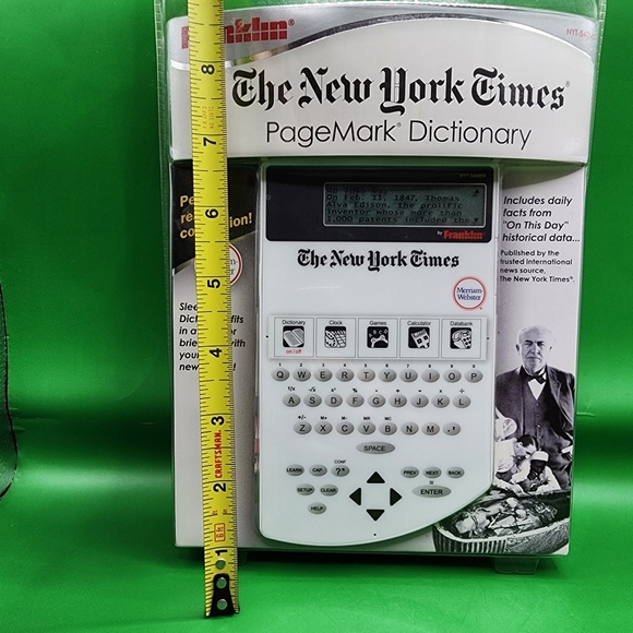 New- Franklin New York Times PageMark Dictionary Merriam-Webster NYT-540MW - Picture 3 of 6